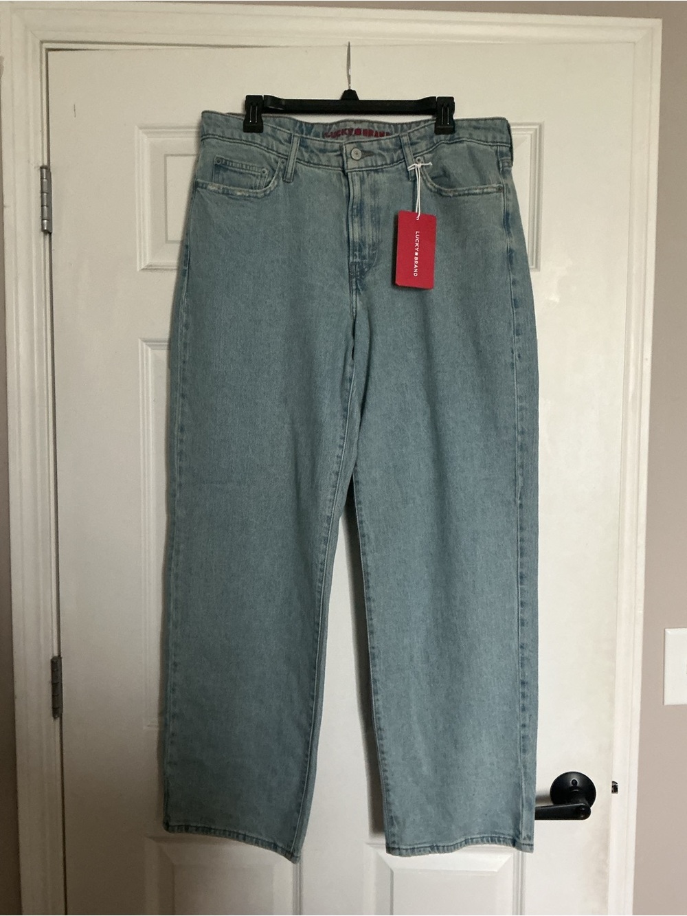 Lucky Brand - NWT - “The Baggy” Jeans (size 12/31R) - Light Wash